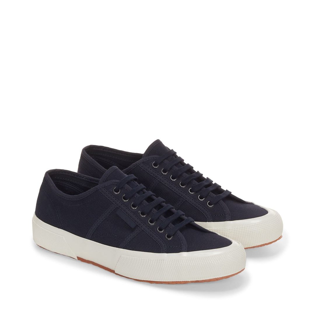 Zapatillas unisex de corte bajo en azul marino con parte superior de algodón main