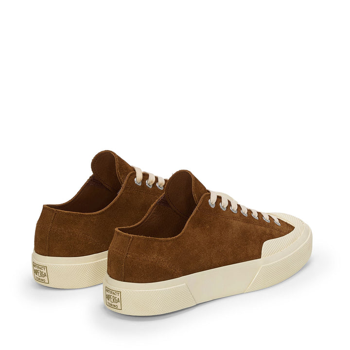Baskets basses unisexes marron avec tige en daim 3