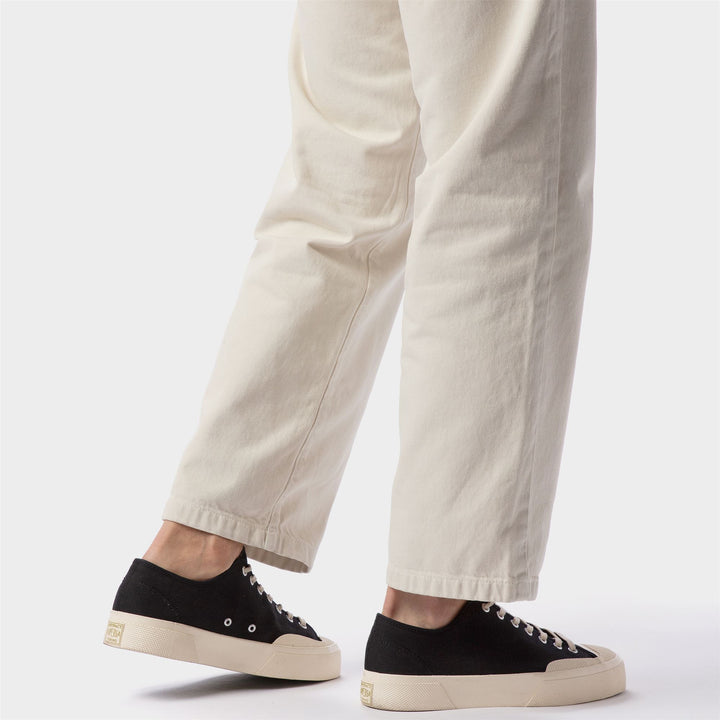 Baskets basses unisexes noires avec tige en coton 7